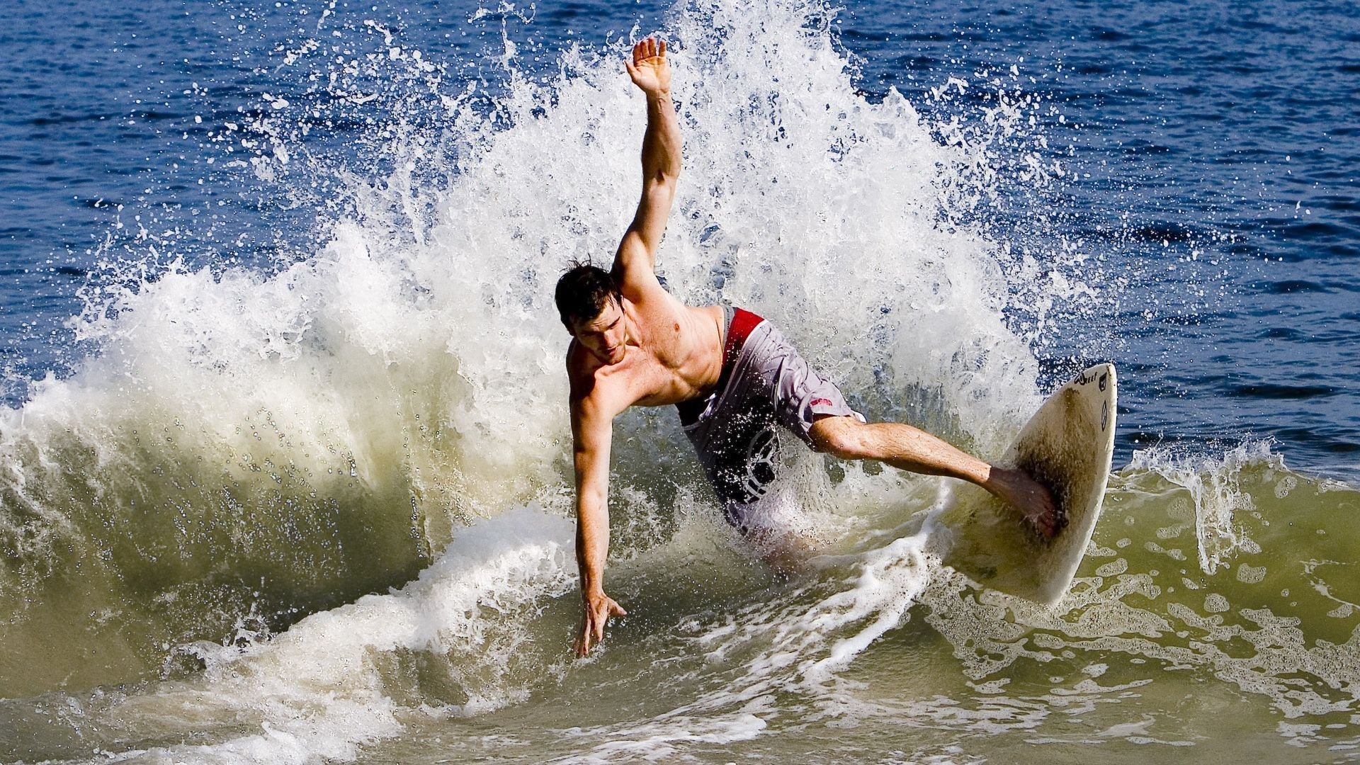 开云体育官网-产业链变革：赛车制造的新趋势，赛车研发